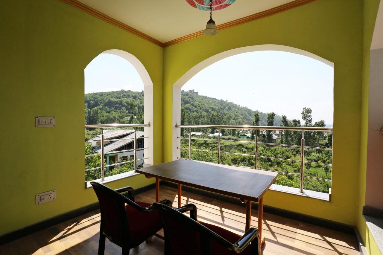 Super Oyo Hotel El Classics Srīnagar Extérieur photo